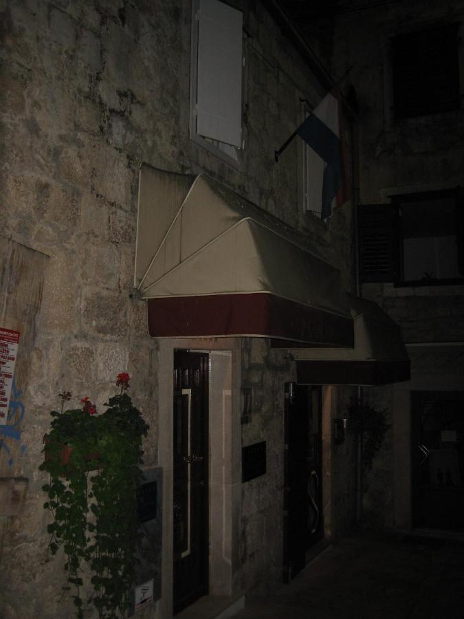 Paradiso Apartman *