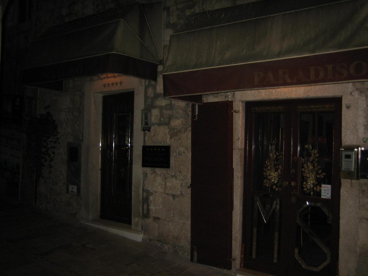 Paradiso * Split